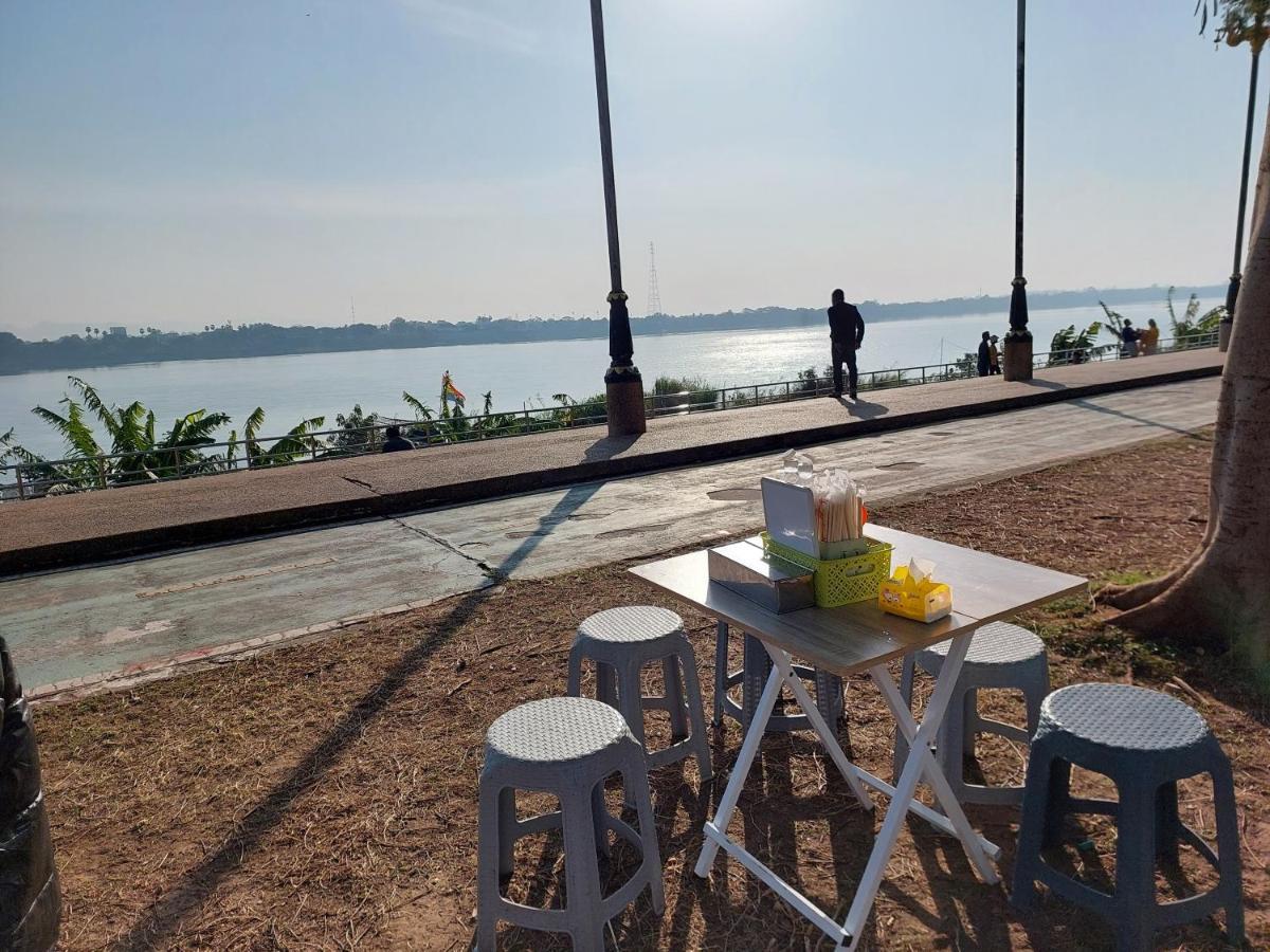 Happy Space วิลล่าทั้งหลัง 2นอน 2น้ำ ฟรี Wifi จอดรถ Nakhon Phanom Buitenkant foto