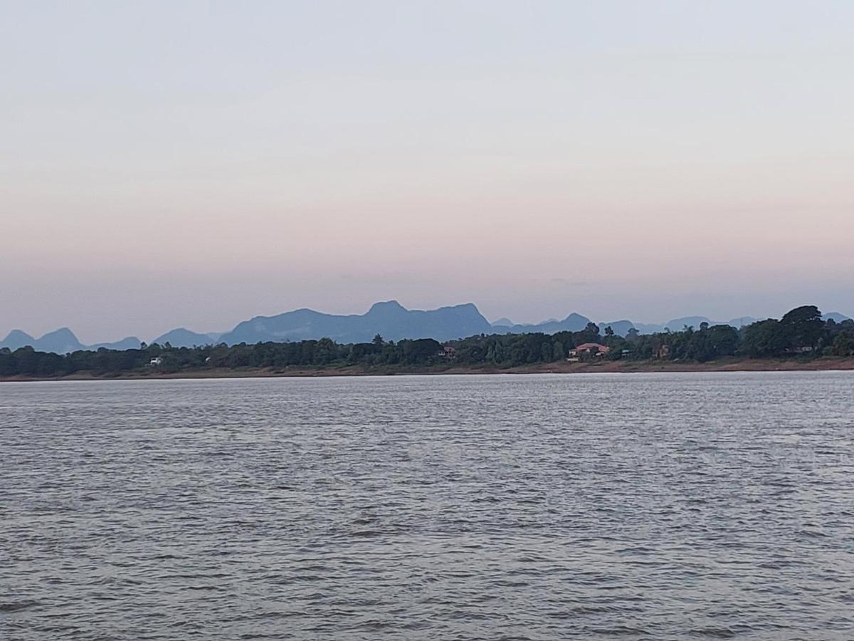 Happy Space วิลล่าทั้งหลัง 2นอน 2น้ำ ฟรี Wifi จอดรถ Nakhon Phanom Buitenkant foto