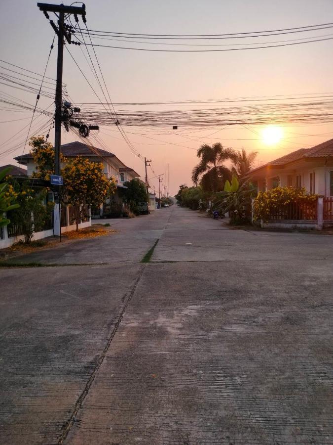 Happy Space วิลล่าทั้งหลัง 2นอน 2น้ำ ฟรี Wifi จอดรถ Nakhon Phanom Buitenkant foto